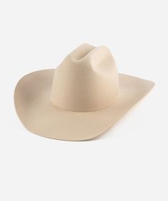 From coffee dates to country music festivals, the Teddy Cattleman Hat has you covered. With a true cattleman crown + wide western brim, this classic cowgirl hat is sure to stand out in a crowd. May we suggest taking Teddy up a notch? Shop Western bands + your favorite hat trims to make the look your own! Bands pictured are sold separately HERE! Cattleman Hat, Men Hats Styles, Mens Dark Jeans, Classic Cowgirl, Black Turtle Neck, Country Music Festival, Felt Cowboy Hats, Western Wear Outfits, Western Hat