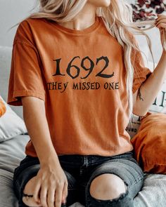 Vintage Salem Witch Shirt, Massachusetts Witch Trials Tee Shirt, Salem 1692 They Missed One Sweatshirt, Halloween Shirt Salem Massachusetts Halloween, Fall Shirts Vinyl, Massachusetts Halloween, Spirit Wear Shirts, October Outfits, Halloween Shirt Design, Funny Adult Shirts, Fall Shirts Women, Witch Trials