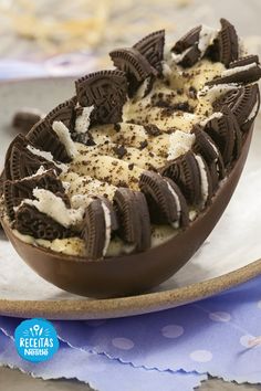 an ice cream sundae with oreo cookies on top