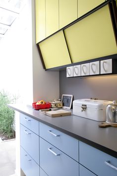 the kitchen counter is clean and ready for us to use in the day or night