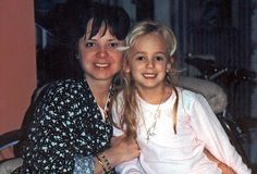 The last picture of JonBenet Ramsey, taken Christmas morning 1996 with her mother Patsy. She would be found dead later that day Last Known Photos of Famous People (Pics) - MMA Forum Jon Benet Ramsey, John Ramsey, Famous Murders, Famous People, Christmas