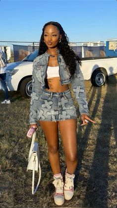 Black Festival Outfit, Birthday 15, Mode Poses, College Things, Shein Summer, Sparkle Outfit, Fashion Outfit Ideas, Fest Outfits, Homecoming Outfits