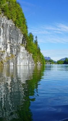 the water is very calm and clear for us to see