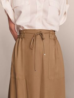 Brown Skirt, Clothing Hacks, Skirt Design, Linen Clothes, Massimo Dutti, Fashion Details, Skirt Fashion, Hijab Fashion, Hat Fashion