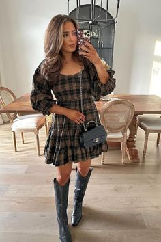 Cute Thanksgiving Outfits For Women, Thanksgiving Outfits Casual, Fall Outfits Plaid, Chic Thanksgiving Outfit, Thanksgiving Outfits Women Casual, Outfit Ideas Thanksgiving, Fall Cute Outfits, Winter Wool Dress, Thanksgiving Outfits For Women