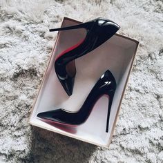 Red Louboutin, Fashion Heels, Black High Heels, Dream Shoes, Pretty Shoes, Beautiful Shoes, Shoe Game