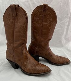 "Vintage and Preowned Cocona Women's Western Cowboy Rodeo Boots.  Size 8 B.  Cognac Brown Alligator.  Broken in, however alligator is very tough and the lower portion of the boot is still thick and strong. Made in the USA. This boot runs small at the ankle.  11.5\" shaft 13\" calf 11.5\" ankle Please note natural wear in the front of the boot that may be address with leather polish or stitches at your shoemaker.  Nothing has been done to the boot." Rodeo Boots, Cowboy Rodeo, Cowboy Western, Western Cowboy Boots, Western Cowboy, Western Boots, Boot Shoes Women, Very Rare, Rodeo