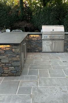 Fieldstone Dark Outdoor Kitchen Black Brick Outdoor Kitchen, Outdoor Kitchen Dark Countertops, Flagstone Outdoor Kitchen, Outdoor Kitchen Stone Ideas, Black Stone Outdoor Kitchen, Stone Grill Outdoor, Stacked Stone Outdoor Kitchen