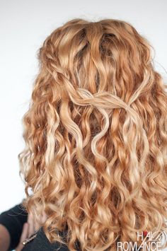 Tutorial For Curly Hair, Half Up Braid, Half Up Curly Hair, Curly Hair Half Up Half Down, Beach Waves Hair Tutorial, Natural Wedding Hairstyles, Curly Hair Braids, Frizz Free Curls, Hair Romance