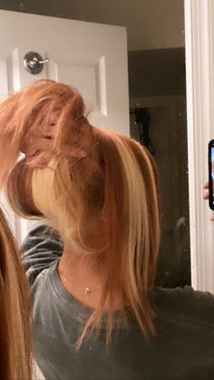 Ginger And Blond Peekaboo, Peekaboo Hair Color Blonde Brown, Ginger Hair Light Skin, Back Of Hair Dyed, Curly Hair Colors Ideas, Strawberry Blonde Hair Black Women, Ginger Hair With Blonde Highlights Black Women, Red And Ginger Hair, Ginger Peekaboo Hair