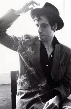 Mick Jones holding a cig British Punk, Punk Music, Albert Camus, Punk Bands