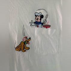 Disney Store Vintage Embroidered Mickey Mouse And Pluto White Tee Size: Large Disney Character T Shirts, Vintage Disney Shirt, Vintage Disney Shirts, Disney Dads, Tim Burton Disney, Mickey Mouse And Pluto, Mickey And Pluto, Original Mickey Mouse, Disney Tee Shirts