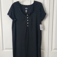 Womens Croft & Barrow Nwt Black With White Dots Nightgown. Size Large - 95% Polyester 5% Spandex - Non-Smoking Home Sleep Gown, White Pajamas, Plaid Pajamas, Pajama Bottoms, Croft & Barrow, Pajama Top, Grey Long Sleeve, Red Plaid, Blue Plaid