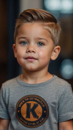 Get ready to find the ultimate little boys haircut for your child on our website. From classic cuts to modern styles, we've got everything you need to keep your little guy looking his best. Lil Boy Haircuts, Teen Boy Haircut, Boy Haircut, Boys Haircut