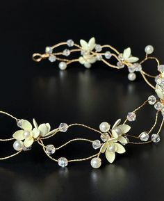 Add a touch of elegance to your bridal style with our exquisite gold floral hair vine, a stunning accessory for both brides and bridesmaids. This hair vine is lightweight and easy to fix, whether you prefer an elegant updo or flowing locks. * Length: 31cm. Gold Wedding Hair Accessories, Hair Accessories For Bride, Accessories For Bride, Gold Hair Accessories Wedding, Bride Wedding Hair, Floral Hair Vine, Wedding Hair Piece, Bridal Hair Piece, Bride Hair Accessories