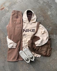 Vintage Outfit Ideas Men, Men’s Vintage Fashion, Hype Outfits, Looks Hip Hop, Beige Fashion, Trendy Boy Outfits, Mens Casual Dress Outfits, Street Fashion Men Streetwear