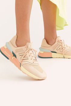 Shoes High Tops, New Balance Shoe, Shoe Aesthetic, Women Converse, High Tops Sneakers, Sneakers Running, Sneakers For Women, New Balance Sneakers