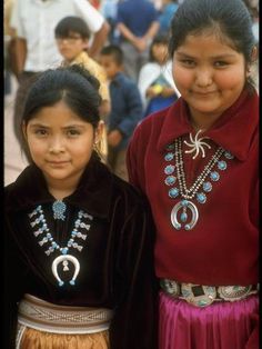 size: 24x18in Premium Photographic Print: Navajo Children Modelling Turquoise Squash Blossom Necklaces Made by Native Americans by Michael Mauney : Artists Navajo Clothing, Navajo Dress, Native American Children, Squash Blossoms, Native Pride, Turquoise Squash Blossom, Navajo Nation, Navajo Rugs, Turquoise Jewelry Native American