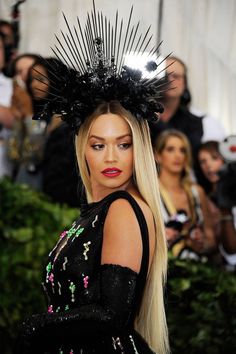 Gala Headpiece, Fascinator Ideas, Regal Fashion, Festival Headpiece, Gothic Princess, Coco Austin, Celebrity Makeup Looks, Halo Crown, Teyana Taylor