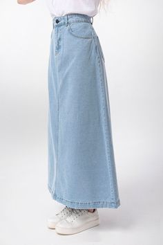 ◆ EXPRESS shipping worldwide - wear your beautiful piece within a few days! ◆ Perfect denim skirt for anytime of the year, any occasion. ◆ Ice Blue ◆ Soft denim fabric ◆ Has pockets in the front and back ◆ Low waist ◆ Bell shape SIZING The item comes in US Women's sizes 4-6-8-10-12. Our model is 5' 9'' (175 cm) and is wearing size 4. The skirt length to the hem is 3' 1'' (95 cm). FABRICS & CARE * Fabric: 100% cotton * Care: Turn inside out before washing. Use warm hand wash or cold machine w Long Skirts For Girls, Ankle Length Denim Skirt, Demin Skirt Long, Soft Skirt Outfit, Denim Skirts Long, Cute Skirts Long, Blue Jeans Skirt Outfits, Full Length Skirt Outfits, Long Blue Jean Skirt Outfits