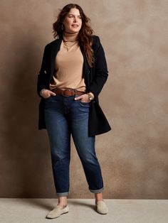 Curvy Girlfriend Jean | Banana Republic Factory Office Outfits Women Plus Size, Plus Size Work, Plus Size Fall Outfit, Curvy Shorts, Fashion Pics, Business Casual Outfits For Women, Office Outfits Women, Business Casual Outfits For Work, Curvy Jeans