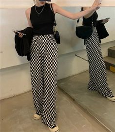 Black and White Checkered Pattern Loose Pants – Tomscloth Chequered Pants Outfit, Cute Office Outfits Summer, Casual Comfy Work Outfit, Black And White Fashion Outfits, Black And White Checkered Pants Outfit, Professor Clothes, Edgy Teacher Style, Corporate Alternative Fashion, Granola Goth