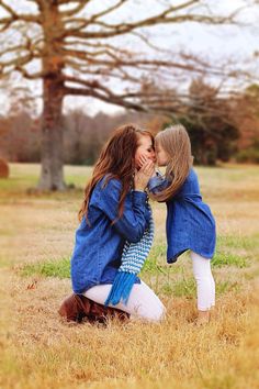 Mommy and me, mother daughter photography, fall family pictures