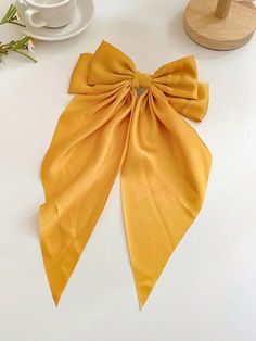 Minimalist Bow Decor Hair Clip | SHEIN USA Cats Dont Dance, Bow Decor, Cute Casual Outfits, Hair Clip, Scrunchies, Hair Bows, Hair Clips