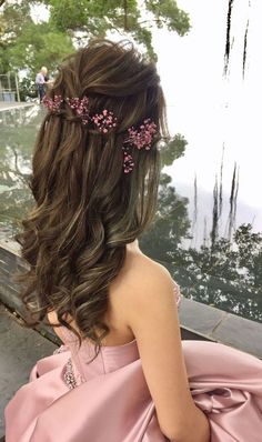 Layer Haircut, Hairstyles For Gowns, Hair Style On Saree, Ethereal Elegance, Engagement Hairstyles, Traditional Hairstyle, Bridal Hair Buns, Open Hairstyles, Long Hair Wedding Styles