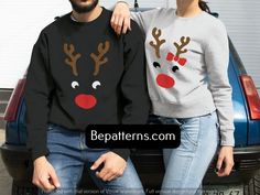 Crochet Your Way to a Merry Christmas with These Festive Tops Couples Christmas Sweaters, Couple Winter, Ski Vintage, Pull Mohair, Funny Couple Shirts, Reindeer Sweater, Couples Sweaters, Couple Christmas, Couple Pajamas