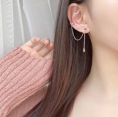 Ear Images, Earring Aesthetic, Simplistic Jewelry, Accesorios Aesthetic, Cupid Arrow, Ear Cuff Chain, Ear Cuff Jewelry, Korean Earrings