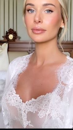 Wedding Makeup Angel, Natural Soft Wedding Makeup, Make Up Looks Natural Wedding, Fair Skin Bridal Makeup, Blonde Wedding Makeup, Soft Pink Bridal Makeup, Wedding Makeup Fair Skin, Bridal Makeup Blonde, Blue Eyes Bridal Makeup