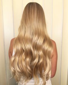 Blonde Ribbons Highlights, Neutral Golden Blonde Hair, Golden Honey Blonde Hair Caramel, Honey Caramel Hair, Sunny Blonde Hair, California Blonde Hair Sun Kissed, Blonde 2024, Selfcare Goals, Embracing Femininity