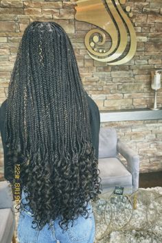 Knot Less Braids With Curls At The End, Box Braids With Ends Curled, Small Knotless Box Braids Long Curly Ends, Box Braid Curled Ends, Braids For Black Women With Curls At The End, Long Knotless Curly Ends, Curly Knotless Box Braids Medium, Black Knotless Braids With Curls At The End