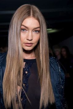 Dark Blonde Hair Color, Ash Brown Hair, Blond Balayage, Honey Blonde Hair, Dark Blonde Hair, Blonde Hair Looks, Brown Blonde Hair, Long Straight Hair, Dark Blonde