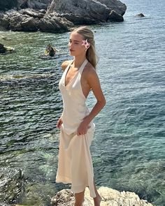 Annie Shr, Pink Aura, European Summer, How To Pose, Classy Dress, Summer Aesthetic, Summer Girls, Summer Looks, Beach Outfit