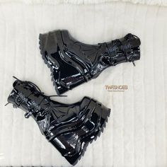 Emo Shoes, Goth Platforms, Goth Boots, Gothic Shoes, Edgy Jewelry, Shoes 2023, Bat Wing, Wings Design