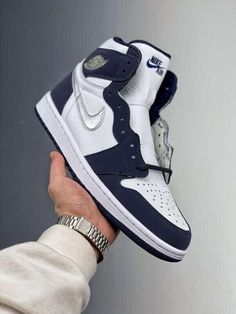 100% AUTHENTIC   Nike Air Jordan 1 Retro High CO Japan Midnight Navy 575441-141 Women sz 7 GS 5.5Y  BRAND NEW CONDITION QUICK RESPONSE TO ALL QUESTIONS Now offering International shipping with the Global Shipping program to Eligible Countries HAPPY BIDDING!!! NO REFUNDS Jordan Retro 4, Nike Air Jordan 1 Retro, Silver Sneakers, Jordan 1 High Og, Air Jordan 1 Retro High, Nike Air Jordan 1, Air Jordan 1 High, Jordan 1 High, Air Jordan 1 Retro