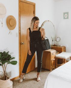 Everlane Outfit, Apron Top, Breastfeeding Friendly Dresses, Grandma Fashion, Mum Fashion, Summer Capsule, Summer Outfit Ideas