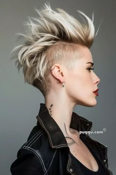 Funky Blonde Hair, Crazy Haircuts, Short Wolf Haircut, Short Hair Mohawk, Punk Hairstyles