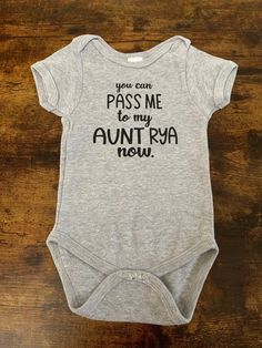 Aunt Outfits, Niece Onesie, Auntie Aesthetic, Aunt Onesie, Aunt Baby, To My Aunt, Cold Sweatshirt