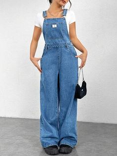 Dungree Outfit, Black Jeans Jumpsuit, Baggy Overalls Outfit, Denim Overalls Outfit, Long Overalls, Wardrobe Makeover, Overalls Outfit, Denim Dungarees, Effortlessly Chic Outfits