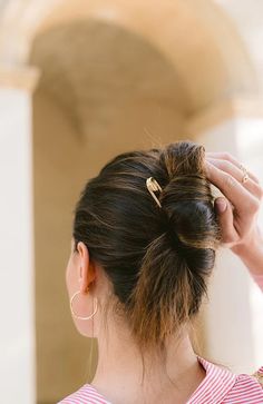 Addie Chignon Metal Hair Pin | L. Erickson — France Luxe Chignon Pin, Metal Hair Accessories, Hair Accessories Ponytail, Beautiful Buns, Chignon Hair, Going To The Beach, Claw Hair Clips, Metal Hair