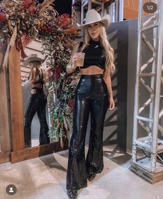 Winter Rodeo Outfits For Women, Winter Rodeo Outfit, Rodeo Outfits Winter, Winter Western Outfits Women, Nfr Outfits For Vegas, Nfr Outfits For Vegas Cowgirl Fashion, Western Outfits Women Party, Nashville Style Outfits