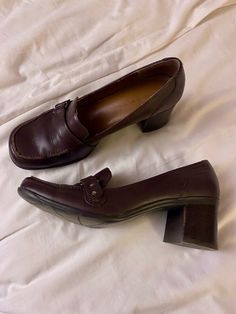 Thrifted loafer heels ☺️ Brown Loafer Heels Outfit, Brown Heeled Loafers Outfit, Thrifted Loafers, Loafer Heels Outfit, Heeled Loafers Outfit, Thrifted Shoes, Aesthetic Heels, Loafers With Socks, Loafer Heels