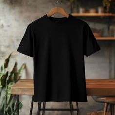 Plain Crew Neck Shirt For Streetwear, Crew Neck T-shirt For Streetwear, Basic Short Sleeve T-shirt For Streetwear, Mockup Tshirt Black, Black T Shirt Mockup, Black Shirt Mockup, Plain Black Tee, Tshirt Prints, Office Closet