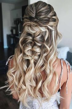 Topsy Tail Hairstyles, Half Pony Hairstyles, Topsy Tail, Bridal Hair Half Up, Tail Hairstyle, Chunky Braids, Pony Hairstyles, Wedding Hair Inspiration, Braided Hairstyles For Wedding