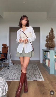 Semi Chic Outfit, Skirt And Boots Fall Outfit, Skirts And Blouses Outfit, Mustard Yellow Outfits Female, Outfits With A Pleated Skirt, White Blouse Skirt Outfit, Comfortable Skirt Outfits, Blouse With Corset Outfit, Reddish Brown Boots Outfit