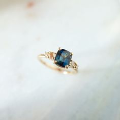 Diamond Ring With Gemstone Accents, Vintage Engagement Rings Gold, Vintage Sapphire Engagement Rings, Gemstone Engagement Rings Sapphire, Cushion Cut Sapphire Ring, Blue Green Sapphire Engagement Ring, Sparkly Rings, Sapphire Wedding Ring Set, Romantic Wedding Rings