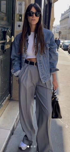 French Spring Outfits, Spring Summer Capsule Wardrobe, Denim Jacket Outfit, Chique Outfits, Paris Fashion Week Street Style, Denim Outfits, Outfit Chic, Summer Capsule Wardrobe, Looks Street Style